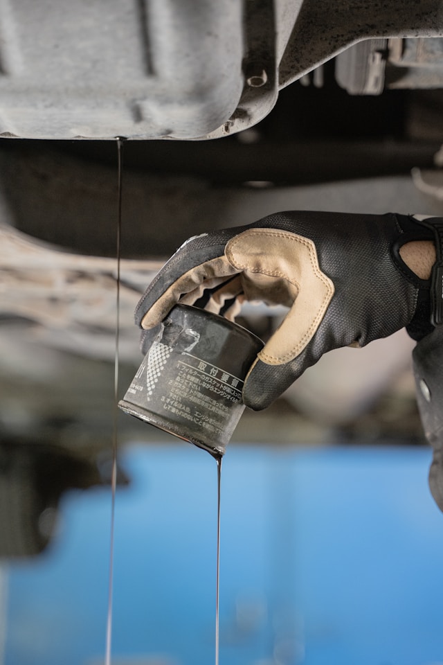 Mobile oil change service